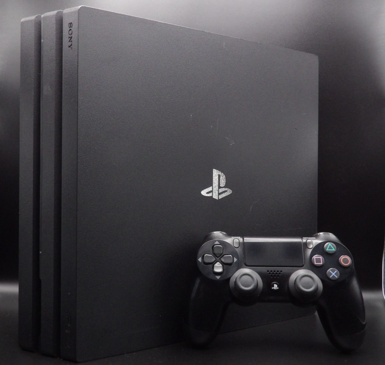 Sony PlayStation 4 Pro 1TB Konsole - Schwarz | inkl. Spiel