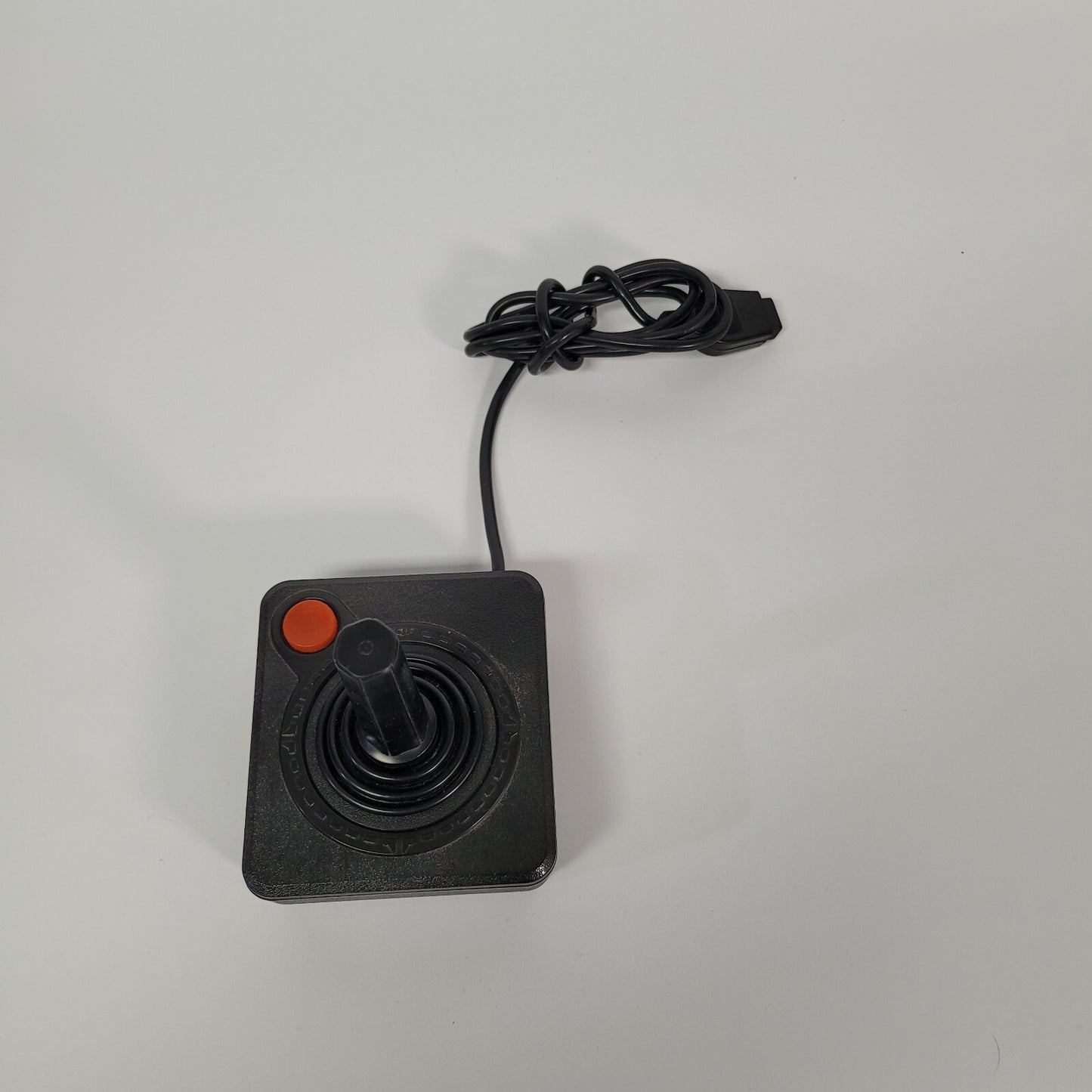 Atari 2600 Konsole Darth Vader Edition inkl. Joystick und Spiel | Refurbished