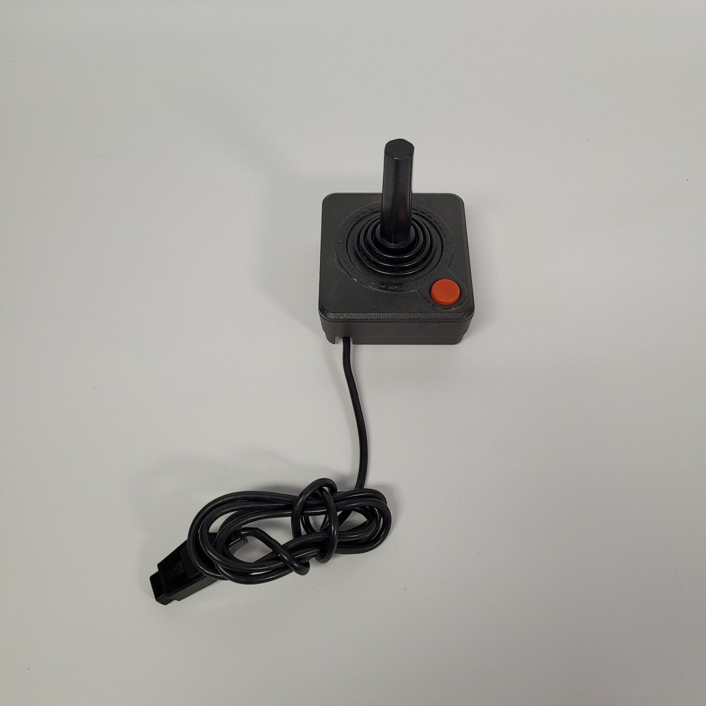 Atari 2600 Konsole Darth Vader Edition inkl. Joystick und Spiel | Refurbished