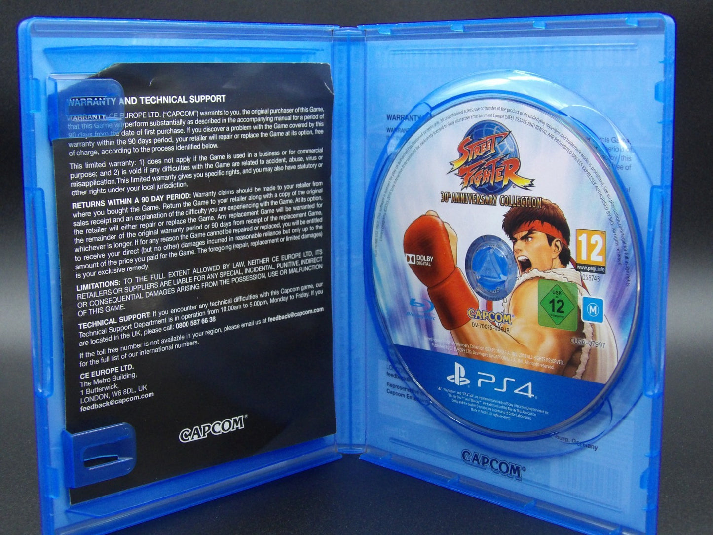 Street Fighter 30th Anniversary Collection PS4 Cover Vorderseite