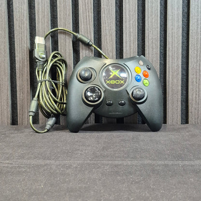 Original Microsoft Xbox Controller S Schwarz kabelgebunden – Vorderseite