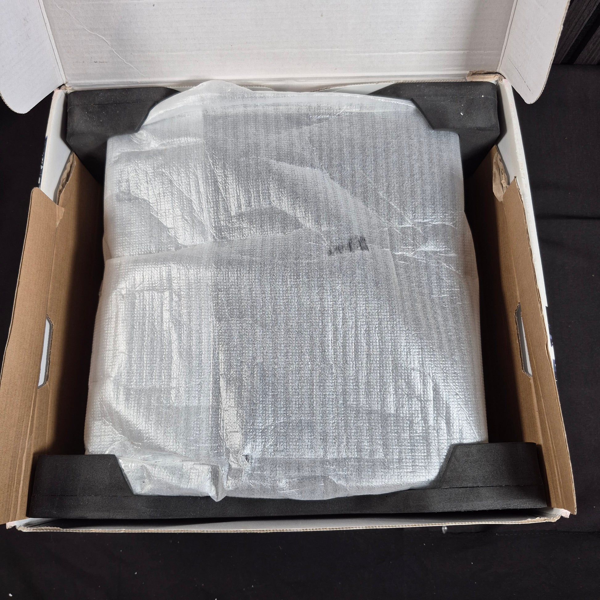 Xbox 360 S Kinect Special Edition CIB – Konsole im originalen Verpackungsinlay