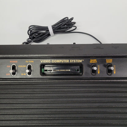 Atari 2600 Konsole Darth Vader Edition inkl. Joystick und Spiel | Refurbished