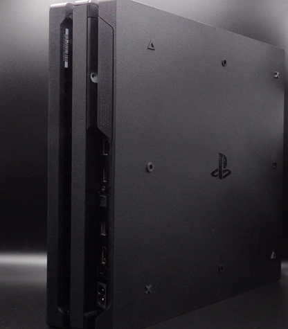 Sony PlayStation 4 Pro 1TB Konsole - Schwarz | inkl. Spiel