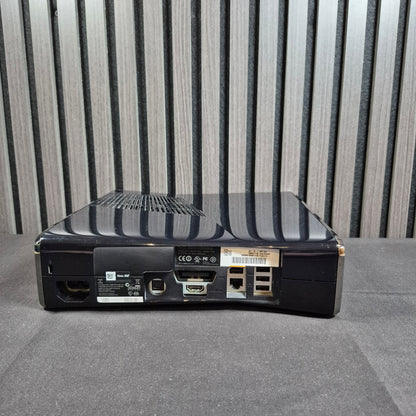Microsoft Xbox 360 Slim 250GB Rückseite