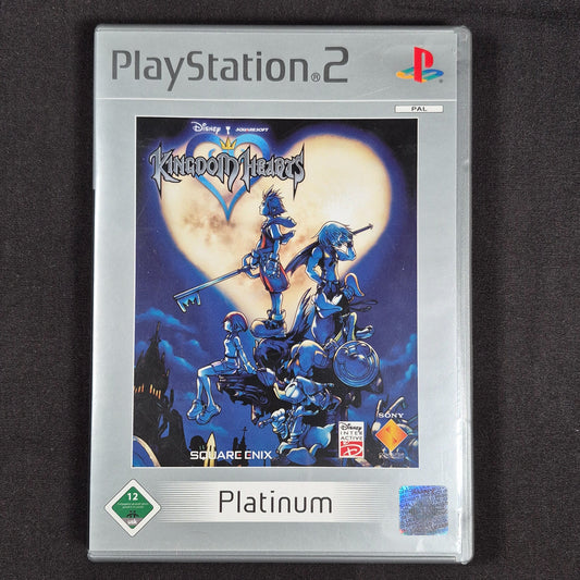Kingdom Hearts - Platinum – Sony PlayStation 2 – Deutsch (Sprachausgabe und Bildschirmtexte) – Zustand Gut – Vorderseite – NEVO Store