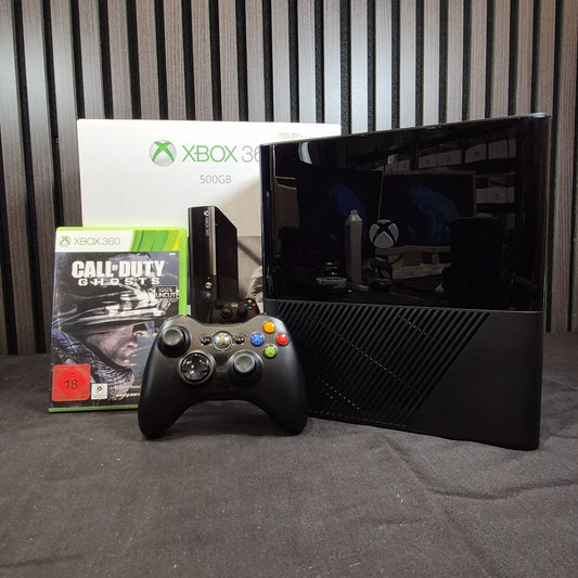 Lieferumfang der Microsoft Xbox 360 E 500GB mit Controller, Call of Duty Ghosts und OVP