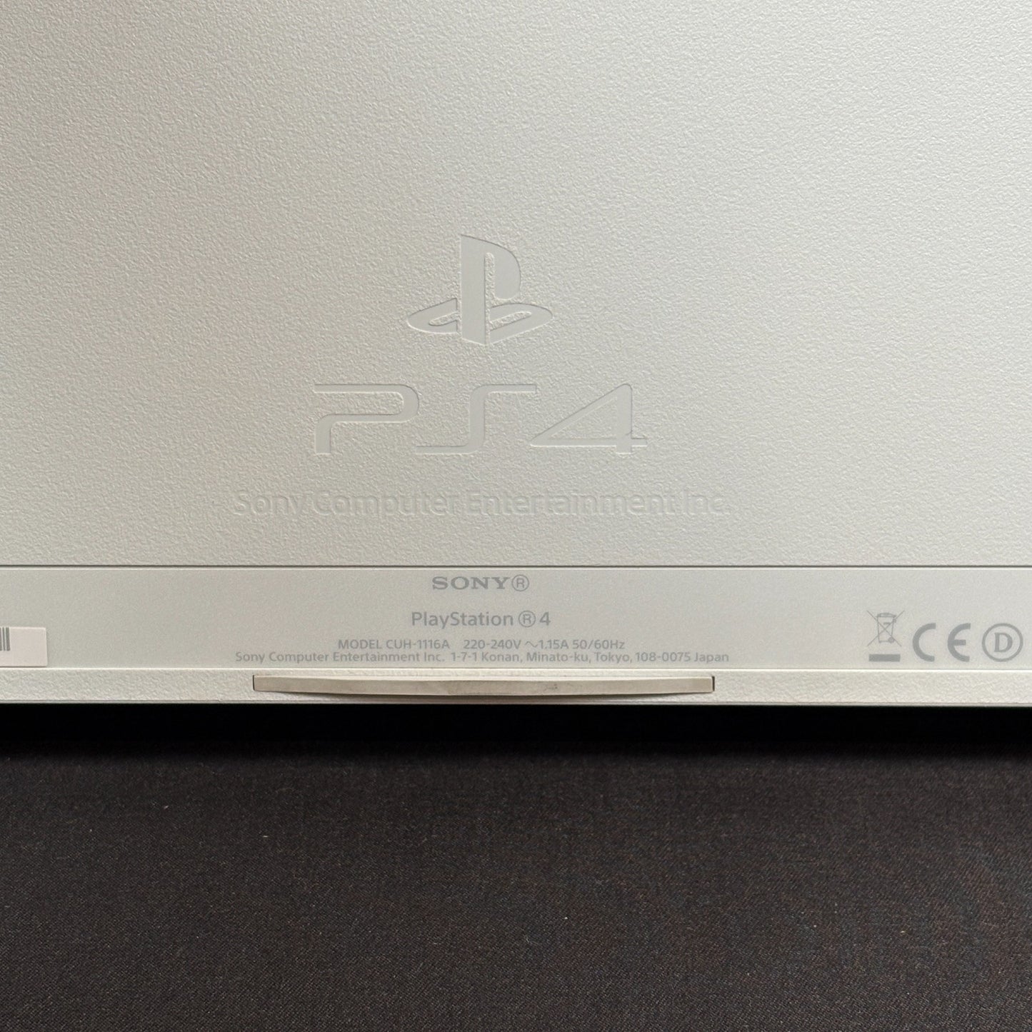 PlayStation 4 Konsole Weiß 500GB Rückseite Serialnummer