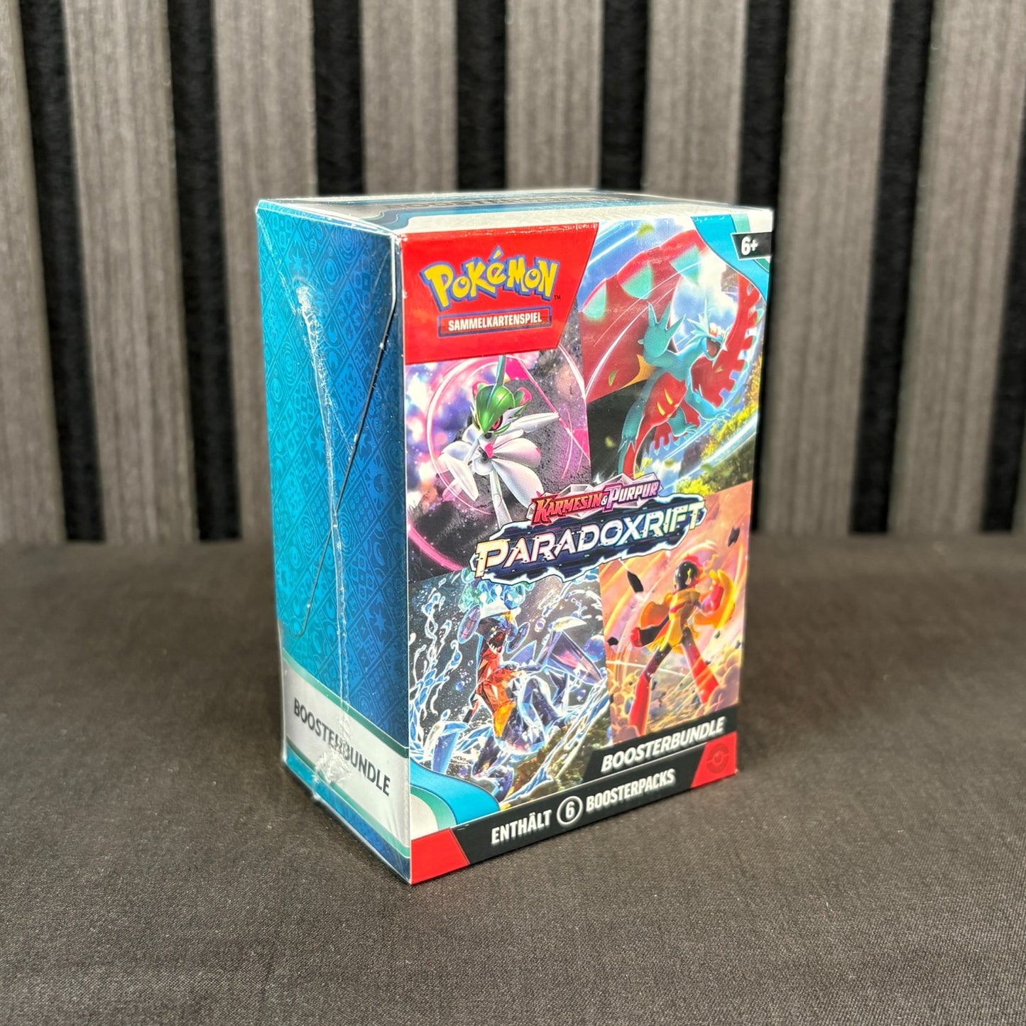 
Pokémon Karmesin & Purpur Paradoxrift Booster Bundle Vorderseite versiegelt