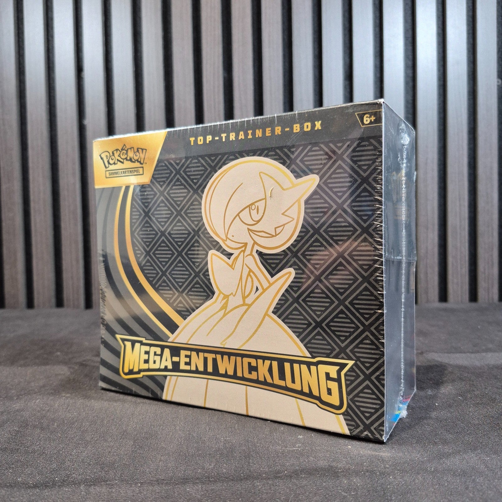Pokémon Mega Evolution ETB Gardevoir German versiegelte Top-Trainer-Box Vorderansicht