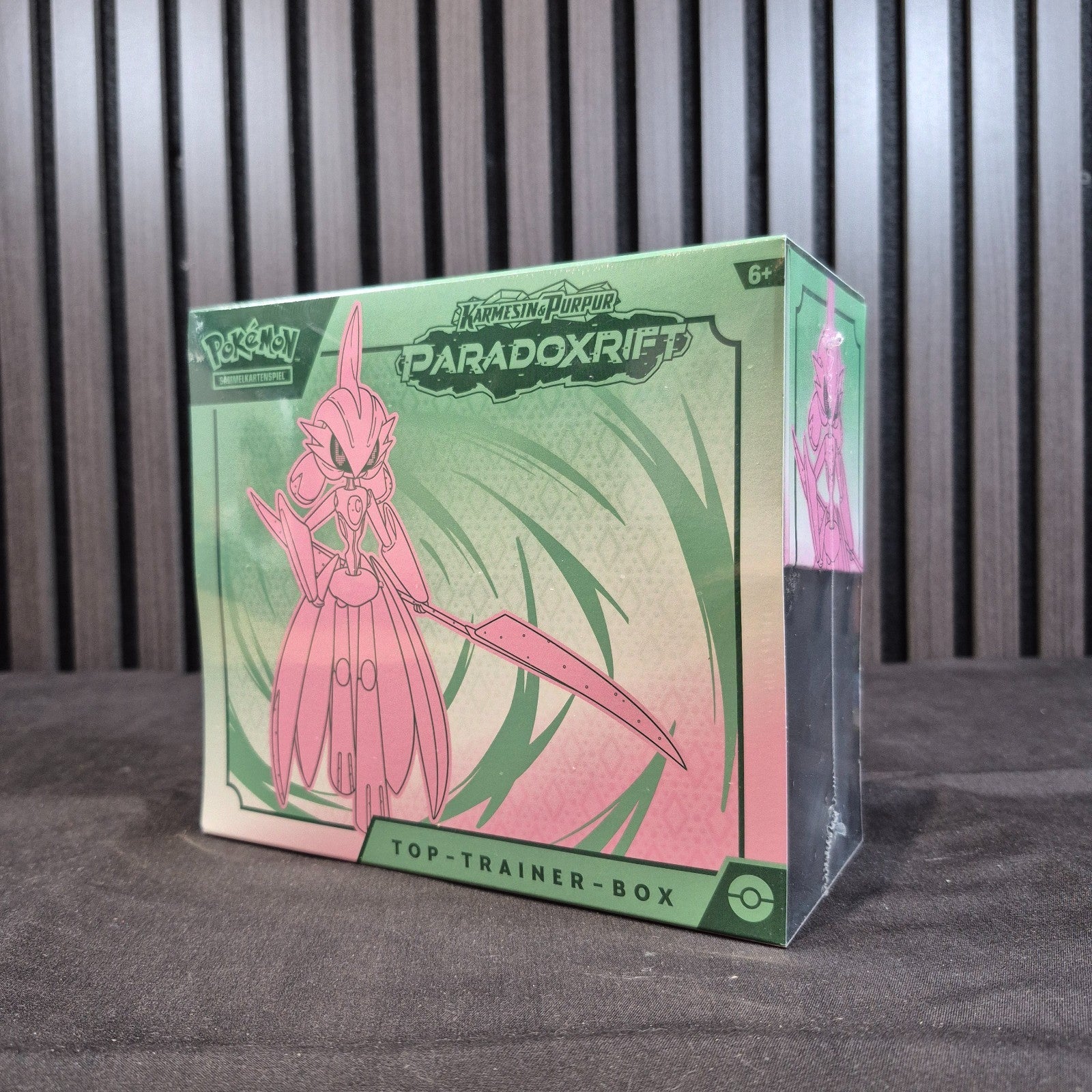Pokémon Paradox Rift ETB Iron Valiant Eisenkrieger German versiegelte Vorderansicht