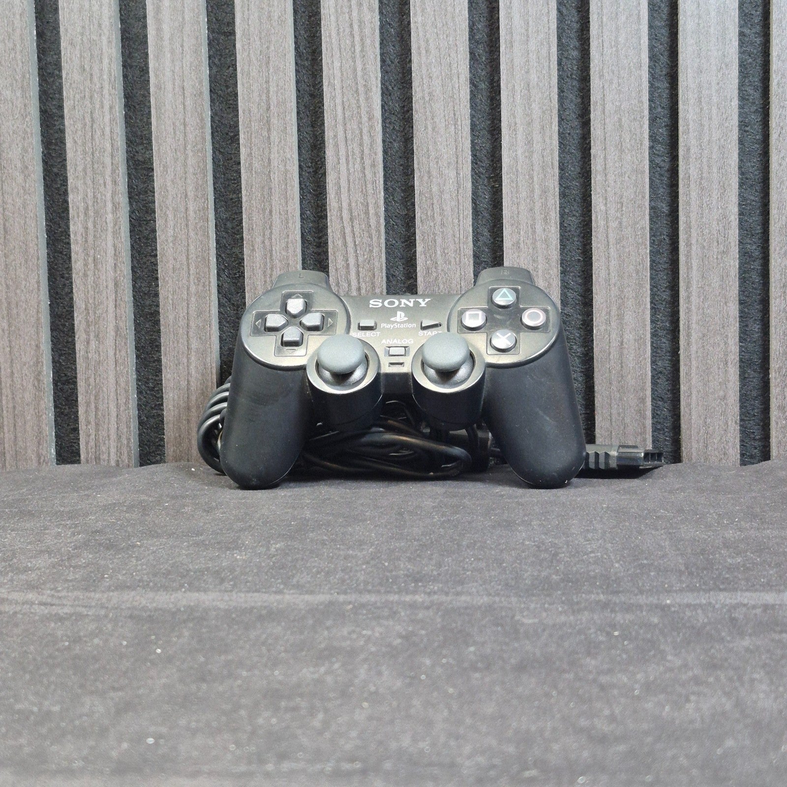 Originaler Sony PlayStation 2 Controller Schwarz Vorderansicht