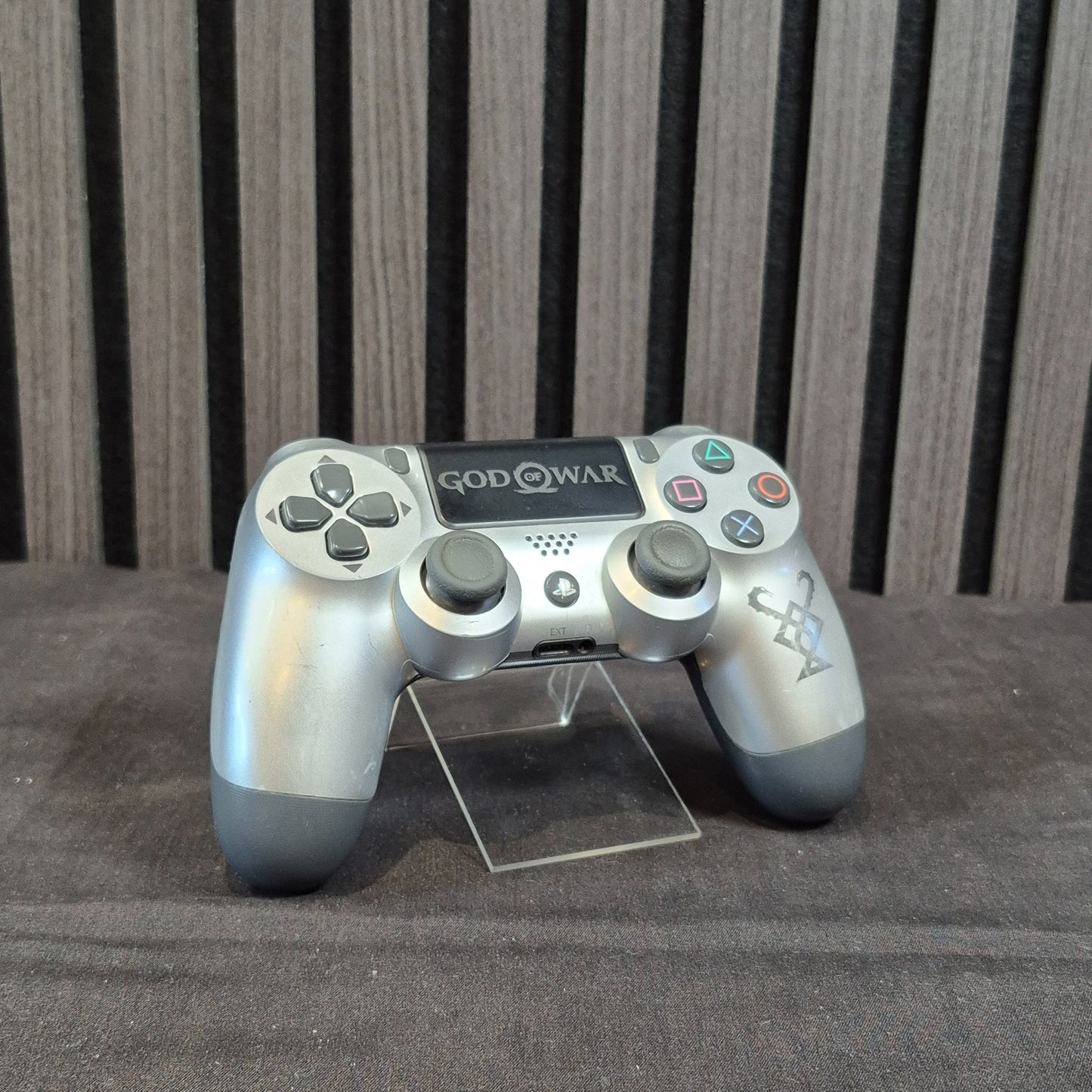 Original Controller der Sony PlayStation 4 Pro God of War Limited Edition