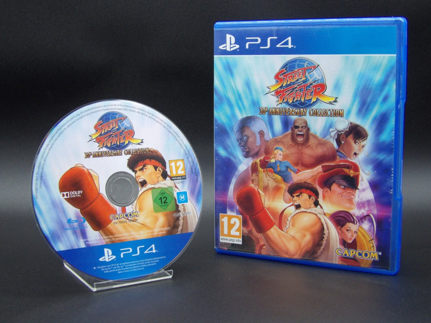Street Fighter 30th Anniversary Collection PS4 Vorderansicht Gebraucht Sehr gut