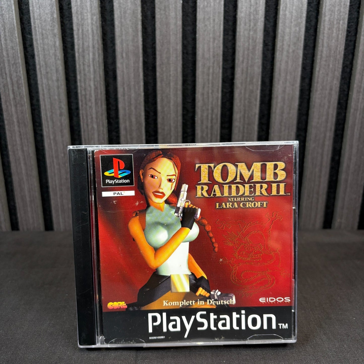 Tomb Raider 2 PS1 Cover Vorderseite